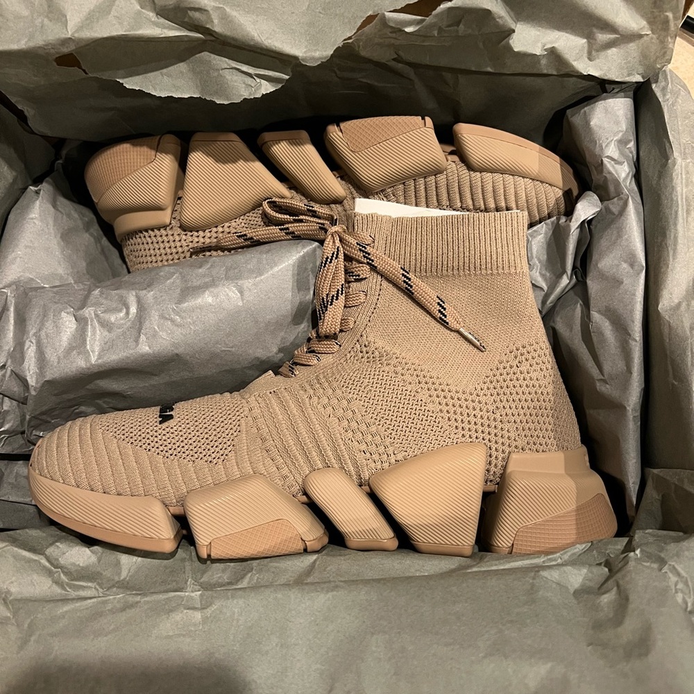 KNIT BEIGE BALENCIAGA SNEAKERS